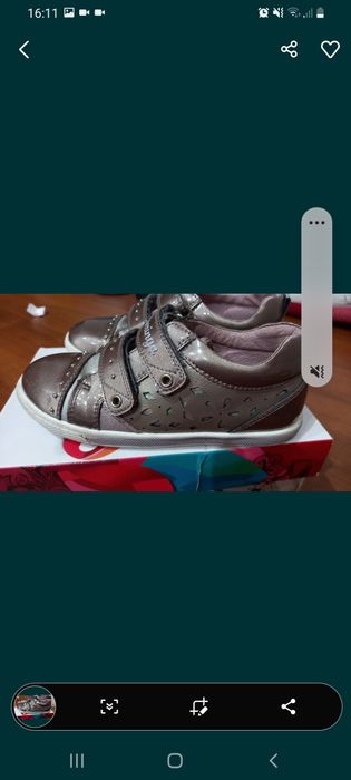 Срочно продам обувь на девочку 2 в 1