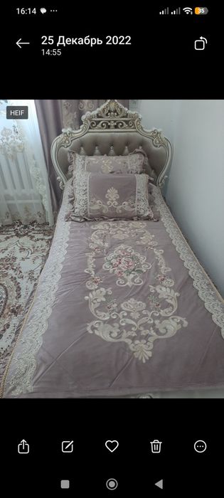 Красивая кровать