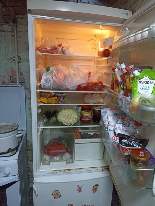 Продам холодильник хороший