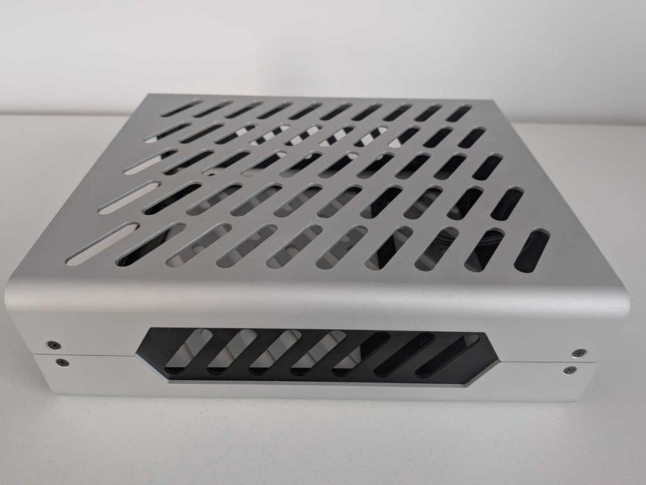 Carcasa PC Skyreach 4 TINY Mini-ITX SFF ultra-compacta 3.38L