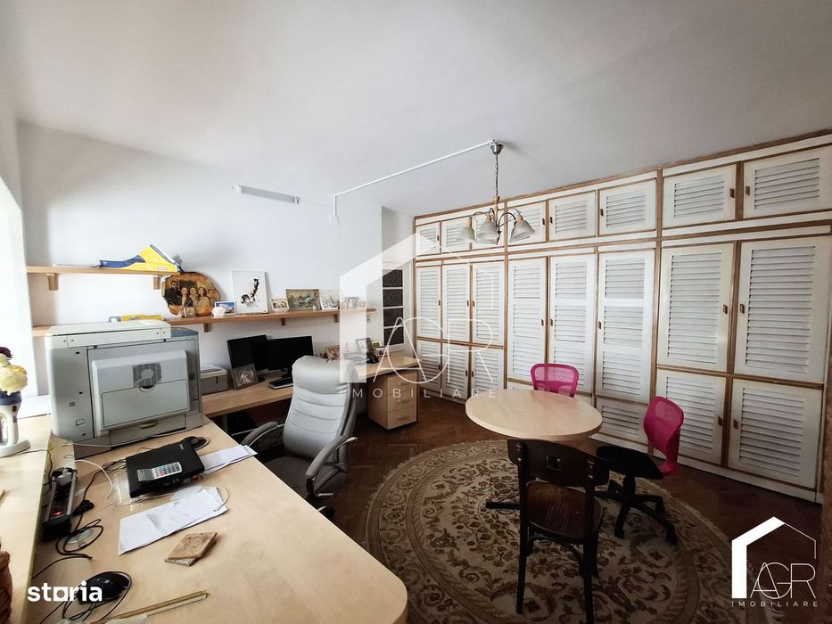 Casa tip duplex cu 6 camere, zona Republicii