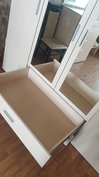 Продается шкаф 2×2