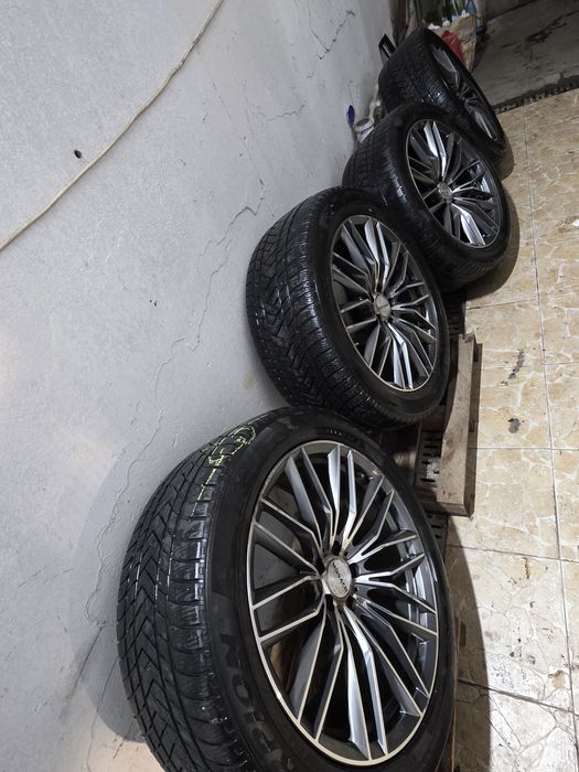 Jante +anvelope BMW R20 în doua mărimi