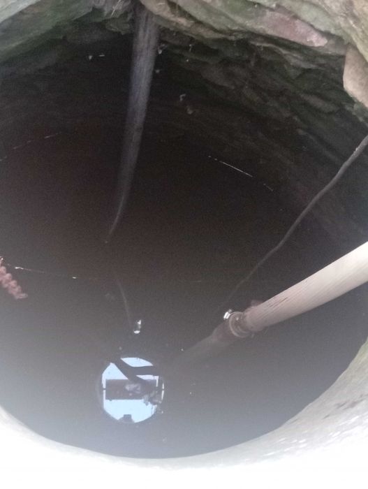 къща с двор с. Биково