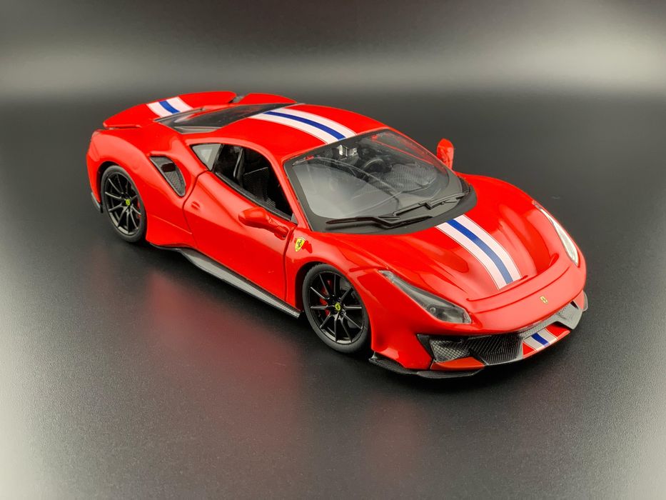Macheta auto Ferrari 488Pista, Bburago, 1/24