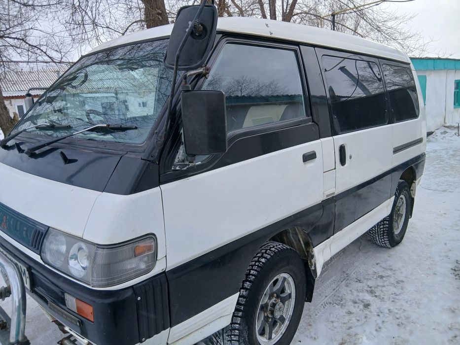 Прадам Митсубиси  делика квадраь