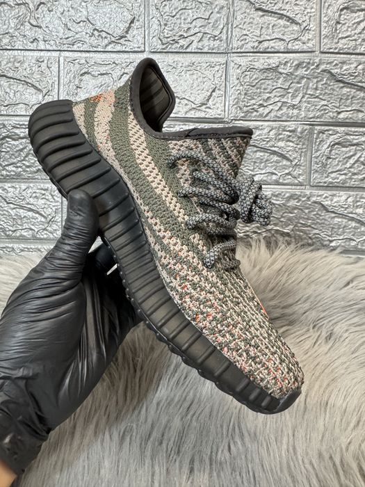 Yeezy 350 v2 Beluga Carbon Pk Premium