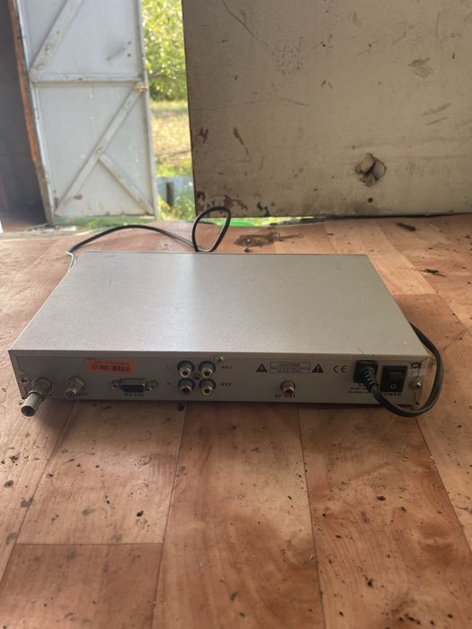 Продам спутниковый ресивер DV3 S-9900