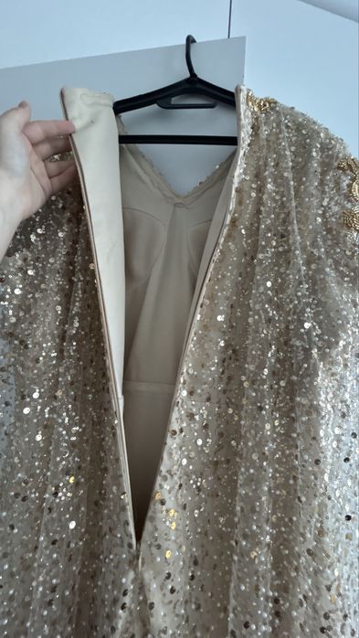 Вечернее платье с пайетками золотое