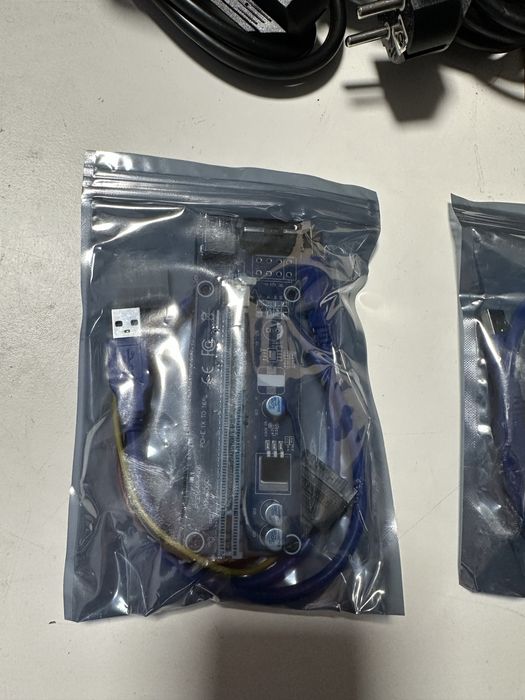 PCI Riser 4 pin Чисто Нови Пълен Комплект