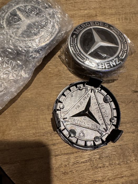 Set 4 Capace Jante Mercedes – 75mm, Negru cu Argintiu