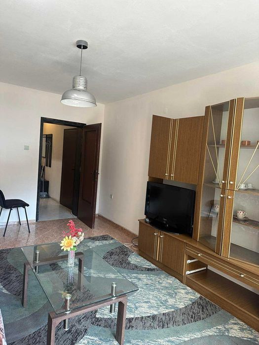 Дава се под наем Тристаен апартамент в Пловдив, Младежки Хълм - 88 кв.м за 600 € - Снимка #3