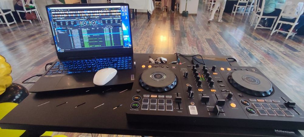 Salutare,sunt Dj Cosmin V.