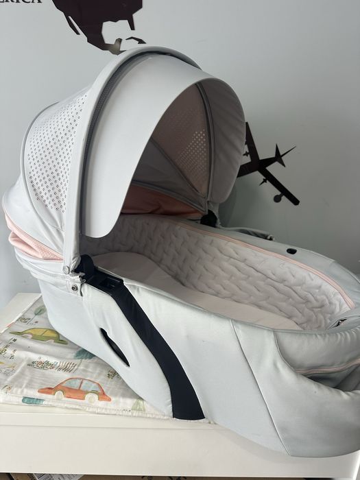 Бебшки кош за новородено Stokke