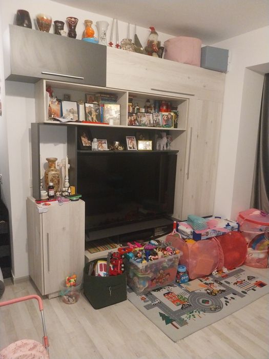 Apartament 2 camere  decomandat și mobilat ,Militari Residence  Et 1 din 4 plus mansarda ,lift ,loc de parcare la liber ,balcon închis,jaluz verticale