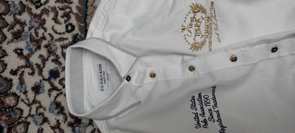 Женские джинсы и рубашка фирменные отличного качества