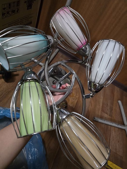 Продам люстры в отличном состоянии