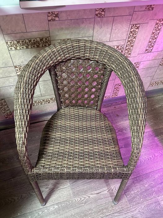 Продается плетеный комплект стол + 4 стула CHINAR