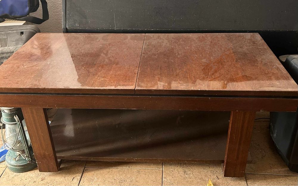 Кафява дървена ниска холна масичка, разтегаема