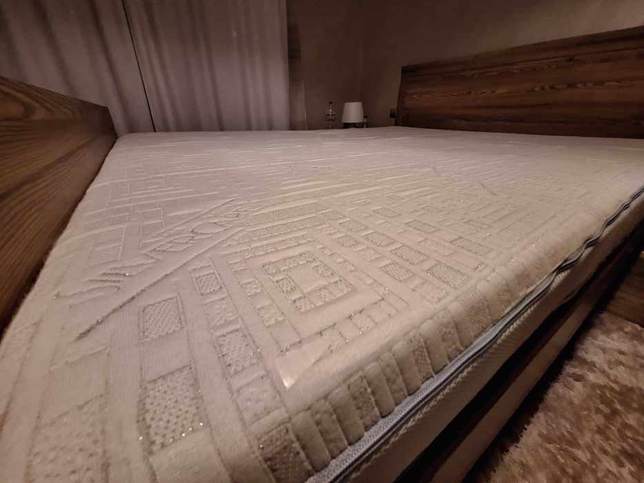 Двулицев ортопедичен матрак 160 на 200 см