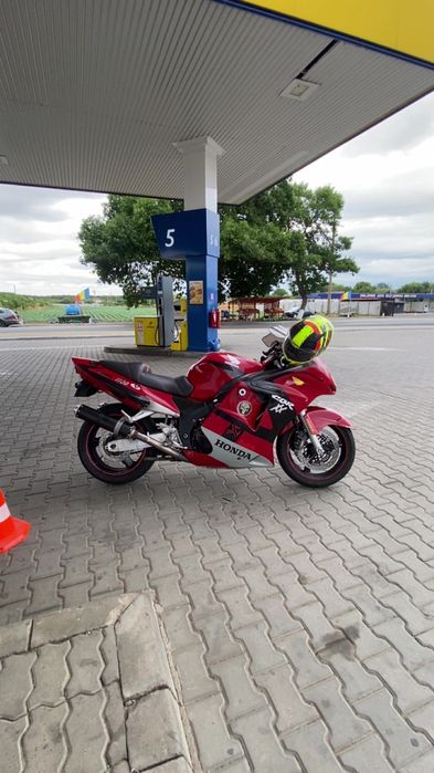 Honda cbr super black bird 1100