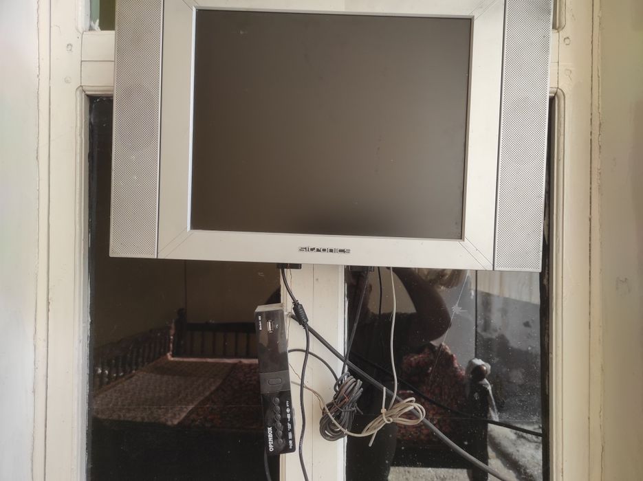 Телевизор цветной плоски 12v хам ишлайди