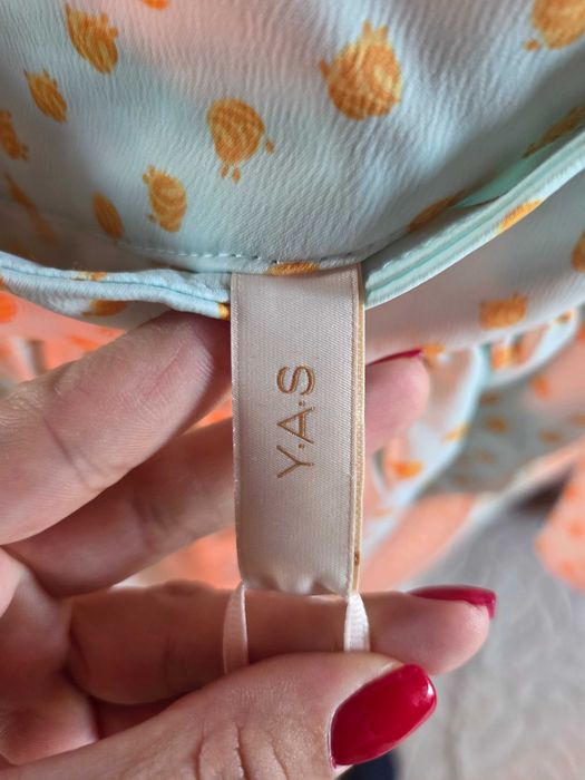 Рокля , чисто нова , на марката YAS,размер хс