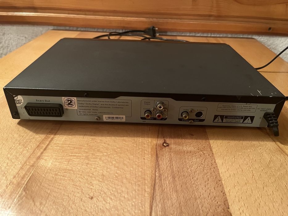 CD плеър и Видеоплеър YUKAI/AKAI