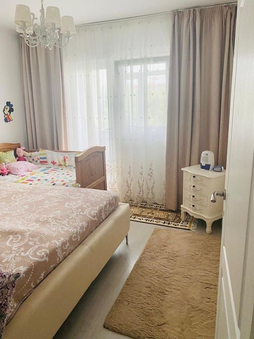 Vand apartament 3 camere decomandat