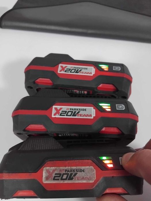 Комплект 3 батерии Parkside 20V 2Ah + зарядно PLG 20 C3