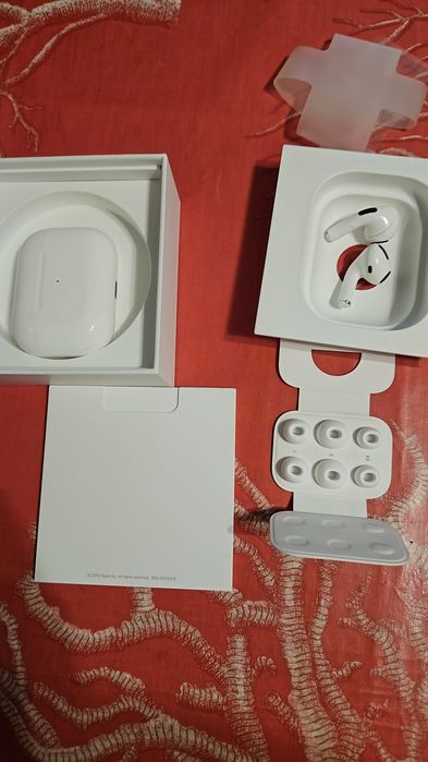 Продам наушники apple airpods pro оригинал.