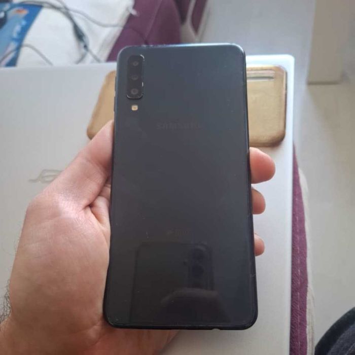 Samsung A7 4/64Gb