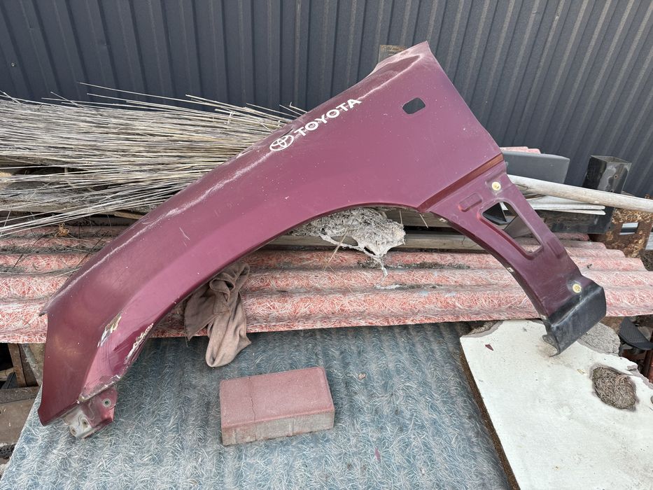 Переднее Левое крыло рав 4 1996 года