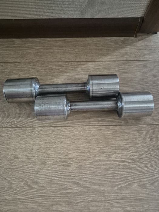 Г а н т е л и спортивный инвентарь