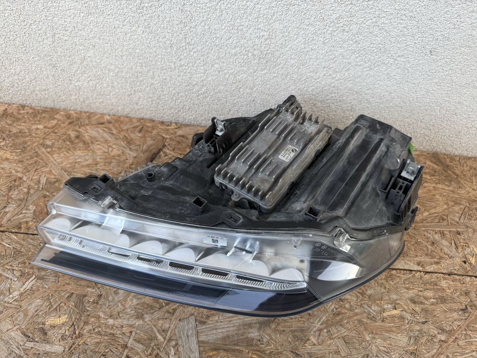 Far dreapta BMW Seria6 F06 F12 F13 Full LED Adaptiv Original Europa