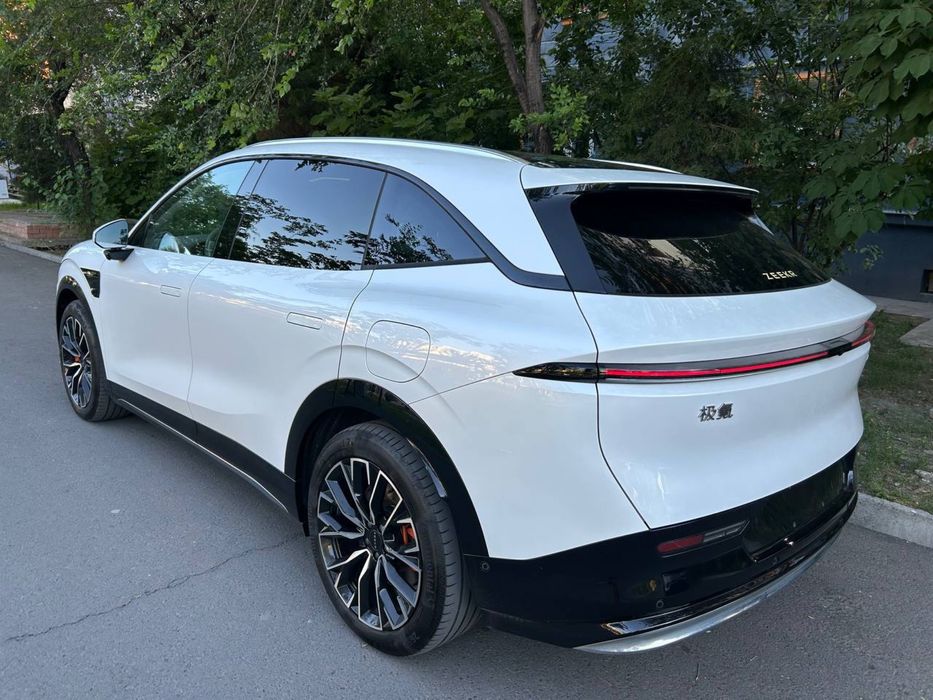 Zeekr 7x standart 75 квт 2024.08