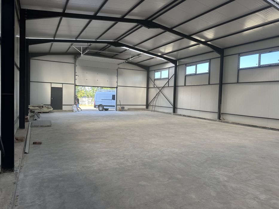 Vand hala pe structura metalica invelita cu panouri sandwich 15x26x5 i