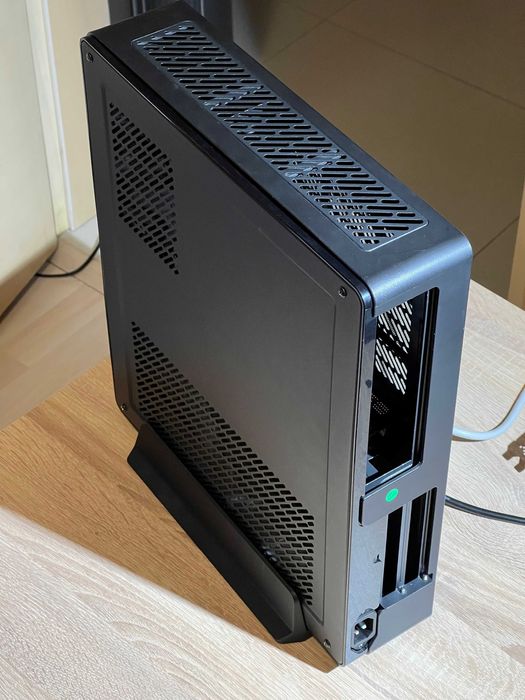 Кутия Fractal Design Node 202 ITX