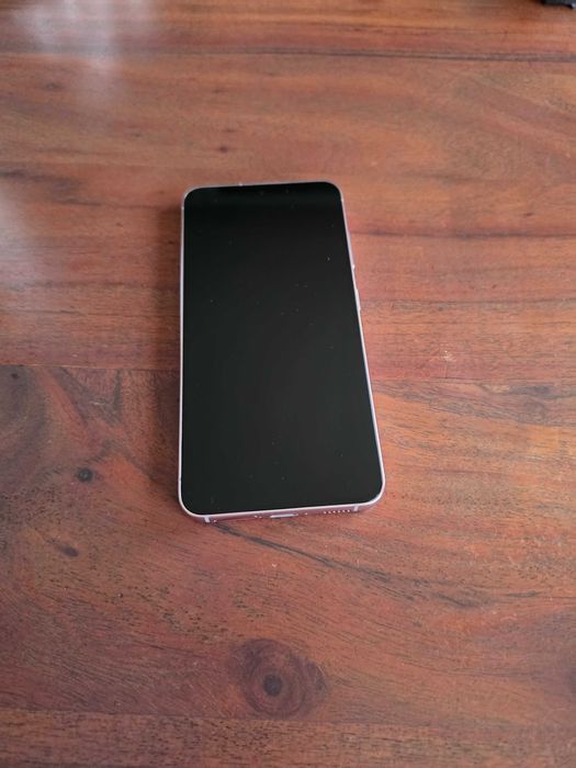 Samsung Galaxy S23 256GB цвят лавандула в перфектно състояние