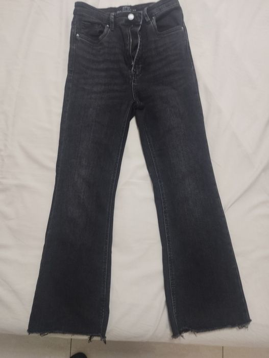 Дънки в черно с еластант