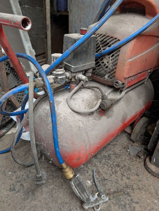 Utilaje atelier mecanic / confecții metalice – Strung SN 320, Mașină găurit, Aparat sudură, Polizor (Se vând și separat)