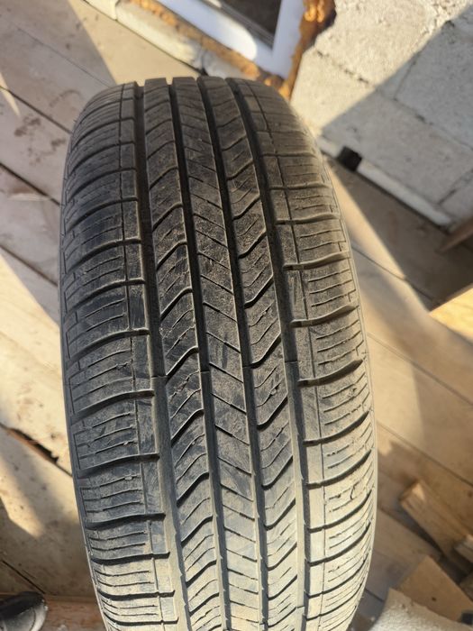 Продам покрышки 4шт 235/60-17