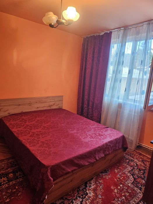 Inchiriez apartament