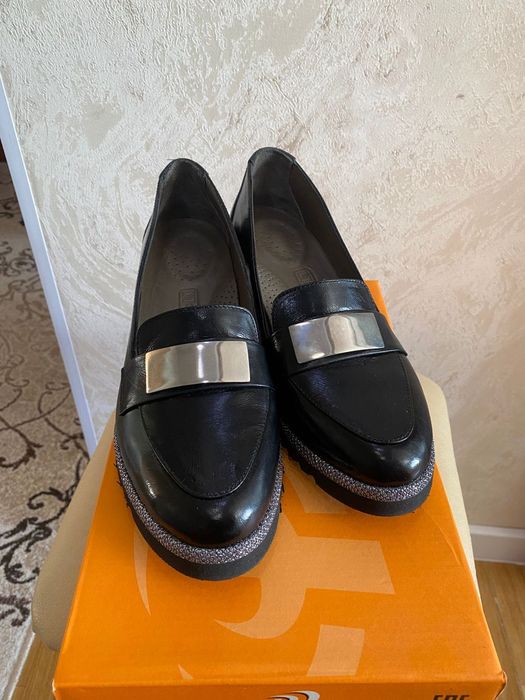 Новые женские туфли