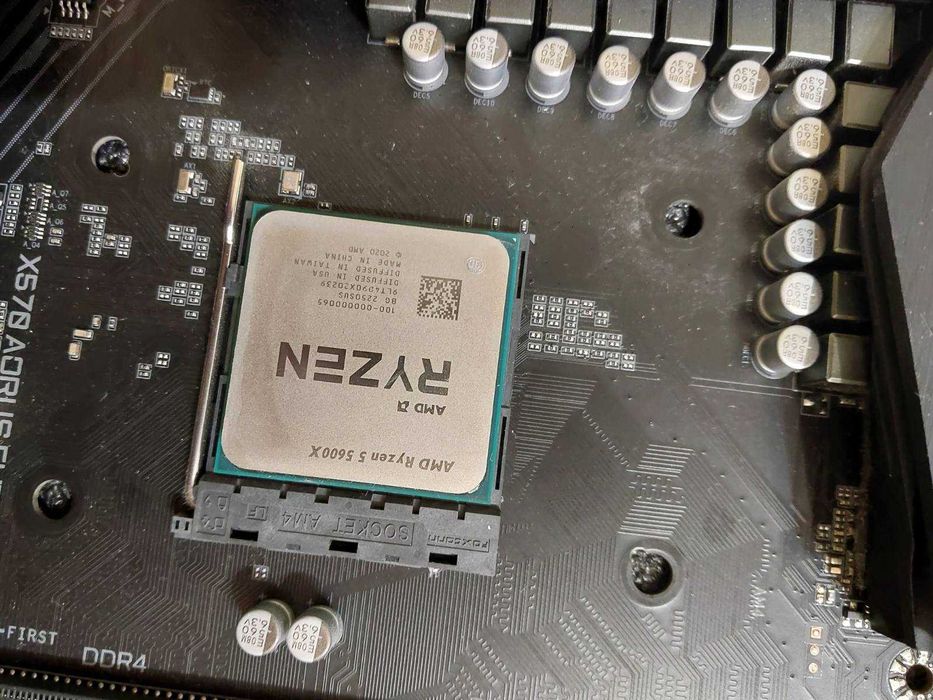 AMD Ryzen 5 5600X + Gigabyte B550 Aorus Elite