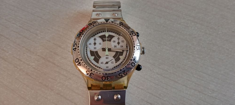 Часовник Swatch Chronograph