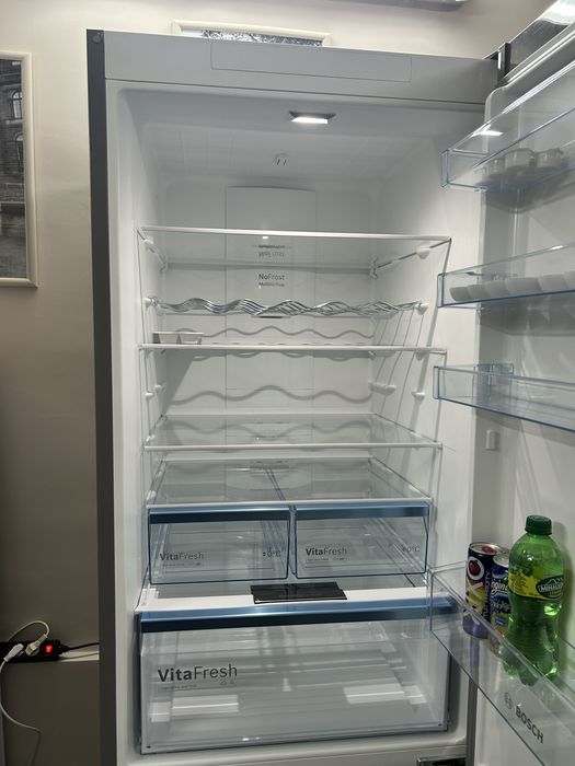 Хладилник с фризер BOSCH KGN56XIDR нов във гаранция