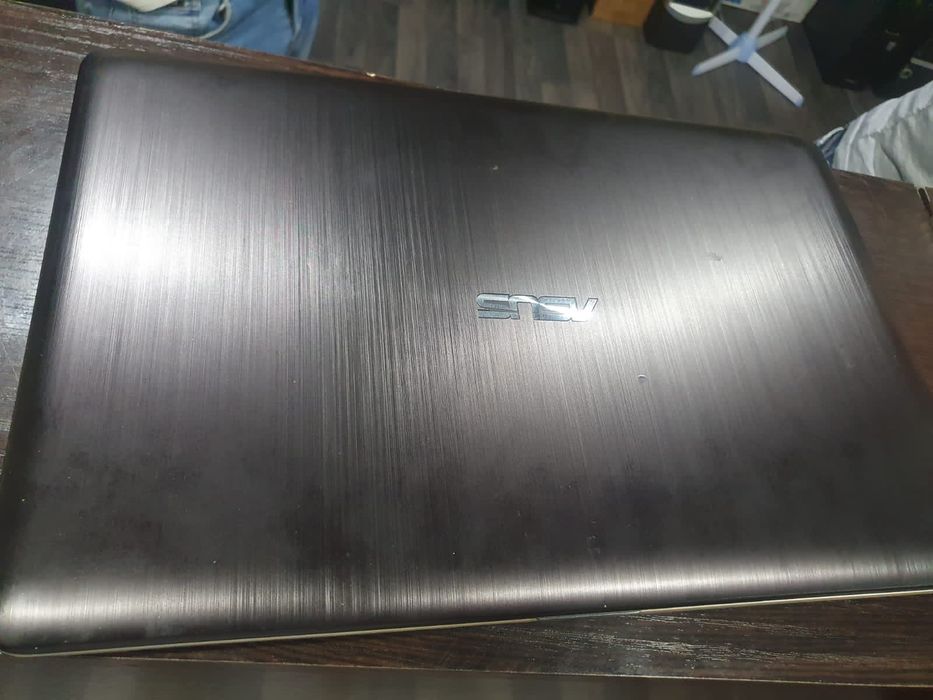 Продам современный офисный ноутбук Asus