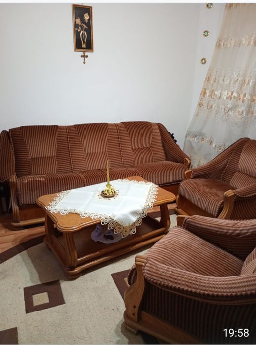 Vând sufragerie din lemn masiv de stejar