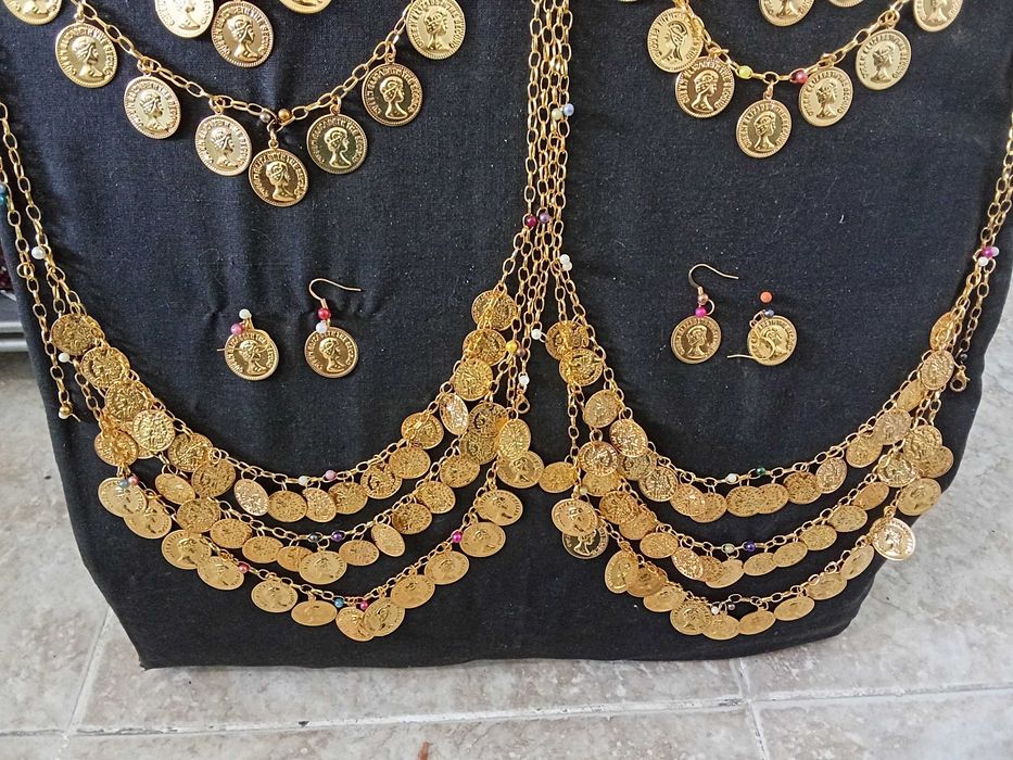 Комплект колие- пендари с обеци